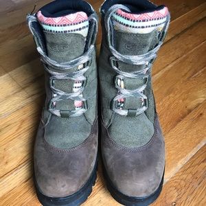 Keen Women’s Wapato Boot, Burnt Olive, Women’s 8.5